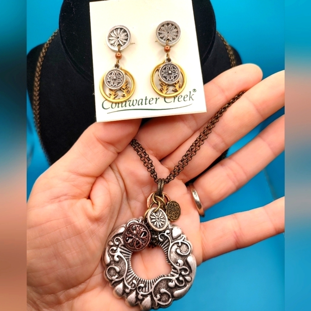 Coldwater Creek Tri Tone Texture Long Necklace and Earrings!